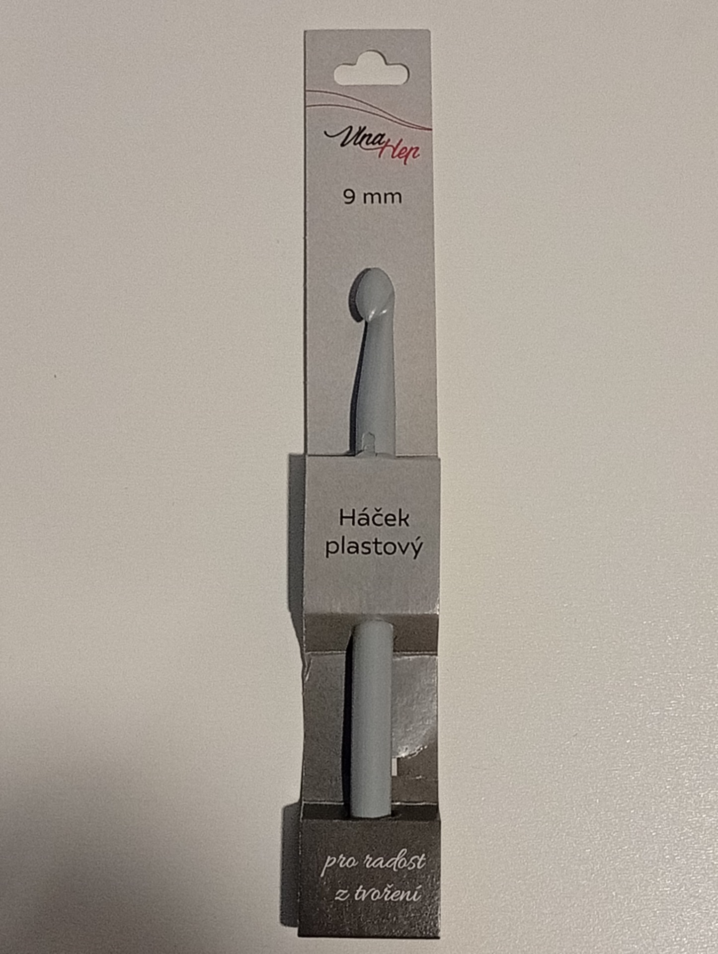 Plastový háček 9 mm